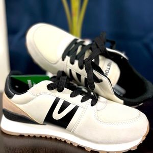 SHOES BRAND:TRETORN LOYOLA